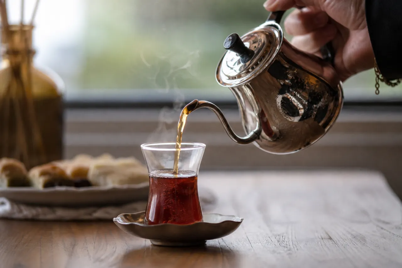 Türkischer Chai Tee: Kultur im Glas